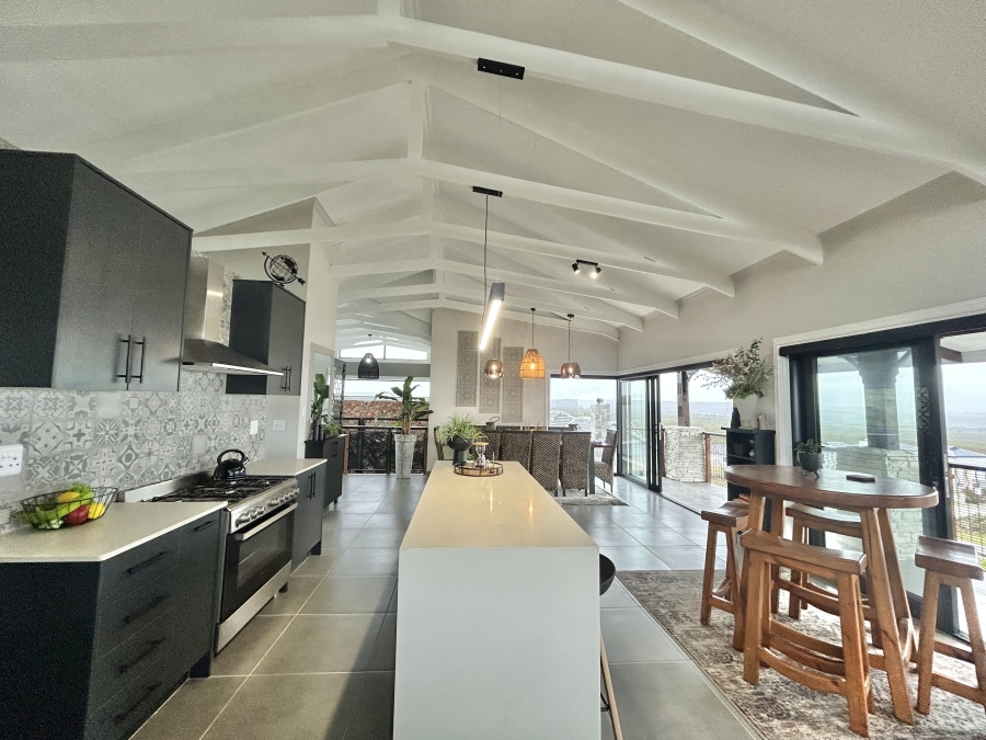 3 Bedroom Property for Sale in Wavecrest Eastern Cape